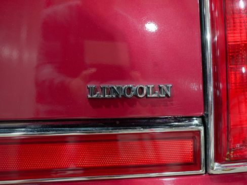 Used 1990 Lincoln Mark VII LSC RWD image 27