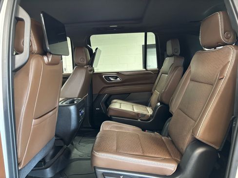 Used 2021 Chevrolet Suburban High Country image 27