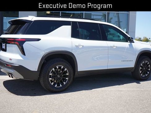 Used 2026 Chevrolet Traverse Z71 w/ Enhanced Driving Package AWD/4WD image 8
