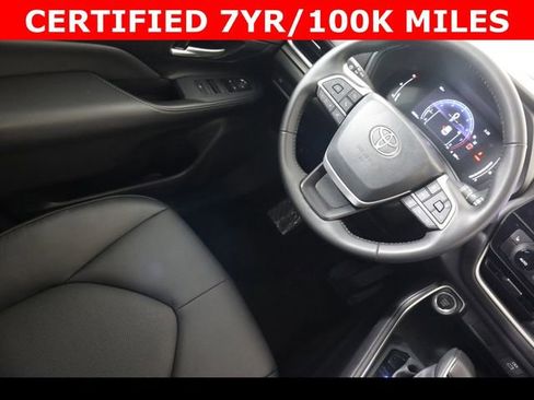 Used 2025 Toyota Grand Highlander XLE image 19