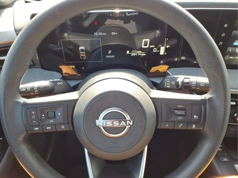 Used 2025 Nissan Kicks SV FWD image 15