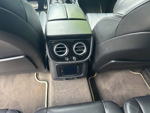 Used 2018 Bentley Bentayga Activity image 39