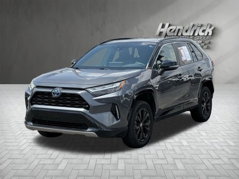 Used 2022 Toyota RAV4 XSE AWD/4WD image 5