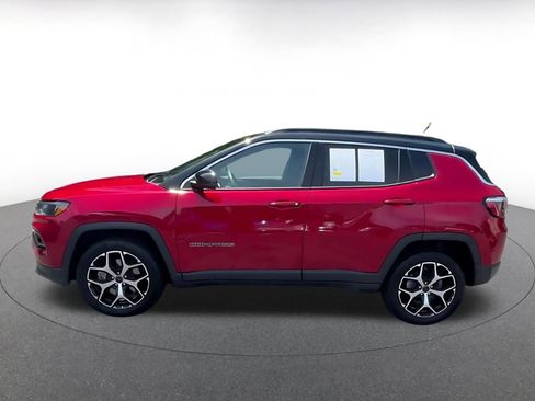 Used 2025 Jeep Compass Limited AWD/4WD image 9