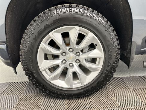 Certified 2022 Chevrolet Silverado 1500 Custom w/ LPO, Dark Essentials Package AWD/4WD image 12