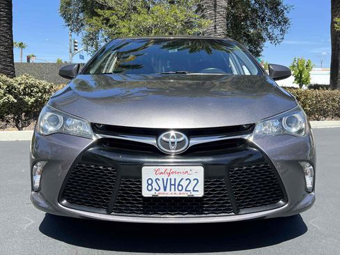 Used 2017 Toyota Camry SE w/ Moonroof Package image 47