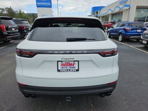 Used 2022 Porsche Cayenne Platinum Edition image 6