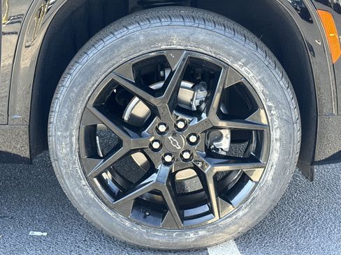 Certified 2024 Chevrolet Traverse RS image 24