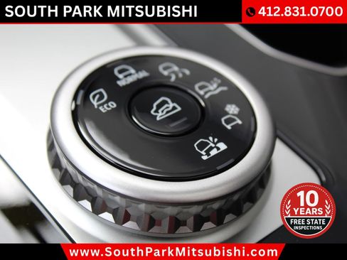 New 2026 Mitsubishi Outlander SE image 25