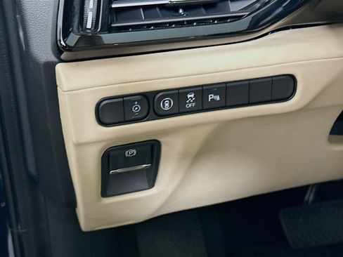 Used 2024 Acura MDX SH-AWD w/ Technology Package image 16