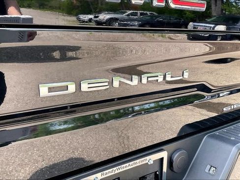 Used 2021 GMC Sierra 1500 Denali w/ Denali Premium Package AWD/4WD image 8