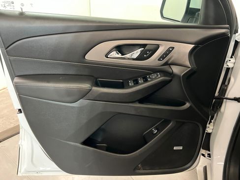 Used 2023 Chevrolet Traverse Premier AWD/4WD image 14