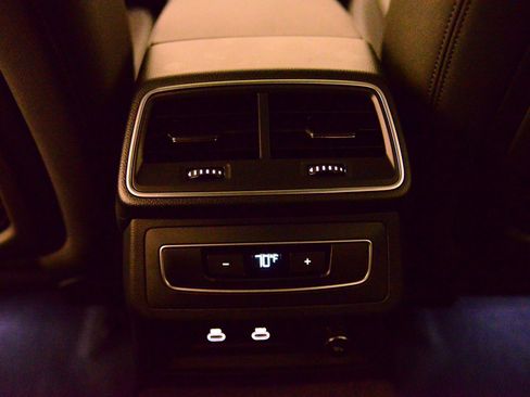 Used 2023 Audi A6 2.0T Premium w/ Convenience Package image 24