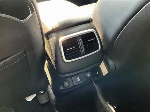 Used 2019 Kia Sorento SX image 11