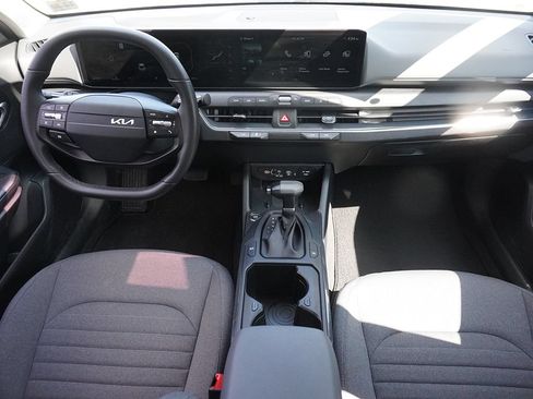 Certified 2025 Kia K4 EX FWD image 33