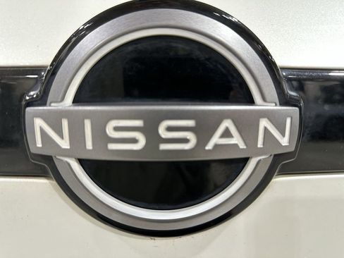 Used 2024 Nissan Pathfinder Platinum image 29