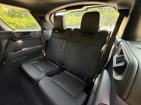Used 2025 Land Rover Range Rover Long Wheelbase Autobiography AWD/4WD image 34