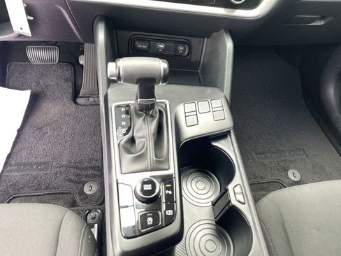 Used 2025 Kia Sportage LX FWD image 26