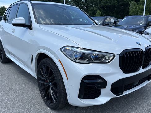 Used 2023 BMW X5 xDrive40i w/ Executive Package AWD/4WD image 2