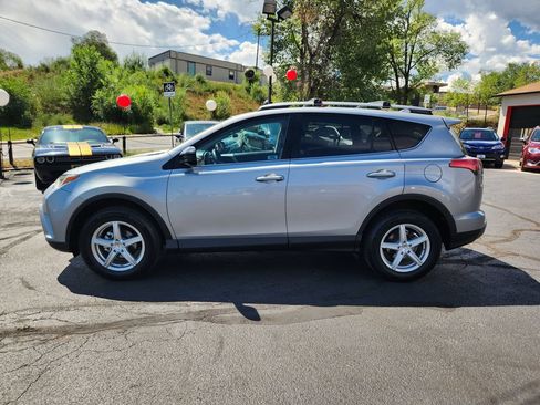 Used 2017 Toyota RAV4 LE w/ Carpet Mat Package AWD/4WD image 8