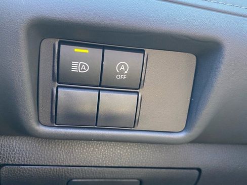 Used 2023 Toyota Highlander L FWD image 25