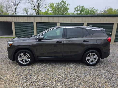 Used 2019 GMC Terrain SLE w/ LPO, Floor Liner Package AWD/4WD image 2