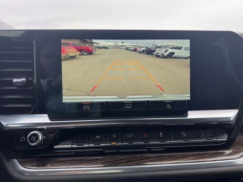 Used 2025 GMC Sierra 1500 Elevation w/ Preferred Package AWD/4WD image 14