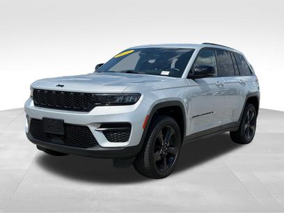 Used 2023 Jeep Grand Cherokee Altitude