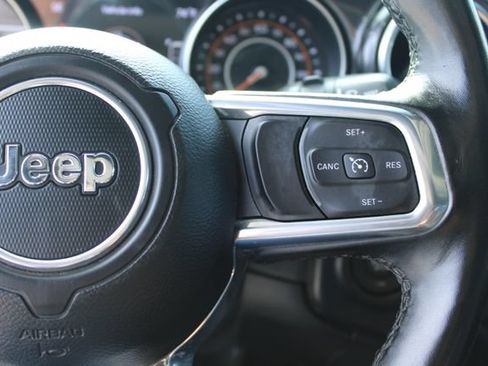 Used 2021 Jeep Wrangler Unlimited Sahara AWD/4WD image 18
