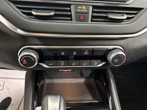 Used 2021 Nissan Altima 2.5 SV image 16