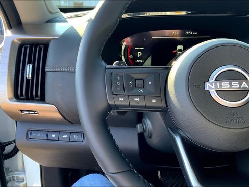 New 2025 Nissan Pathfinder Platinum w/ Cargo Package image 21