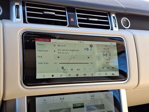 Used 2022 Land Rover Range Rover P525 Westminster Edition image 18