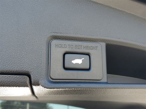 Certified 2025 Acura RDX SH-AWD image 10