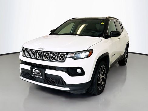 Used 2024 Jeep Compass Limited AWD/4WD image 4