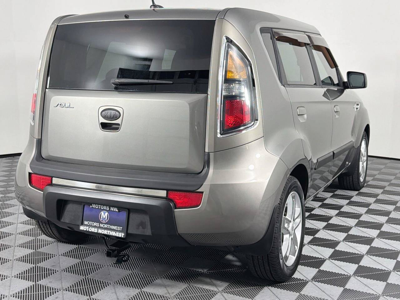 Used 2010 Kia Soul + w/ Audio Pkg FWD image 23