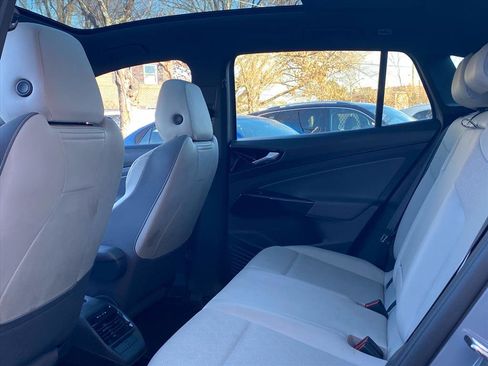 Certified 2022 Volkswagen ID.4 Pro S image 18