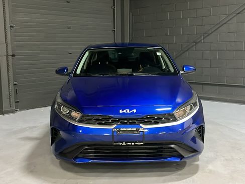 Used 2023 Kia Forte LXS FWD image 2