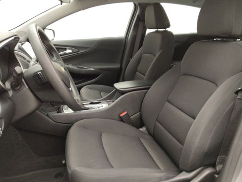 Used 2025 Chevrolet Malibu LS FWD image 17