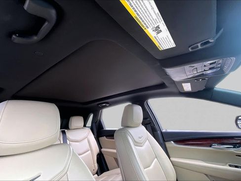 Used 2017 Cadillac XT5 Luxury FWD image 13