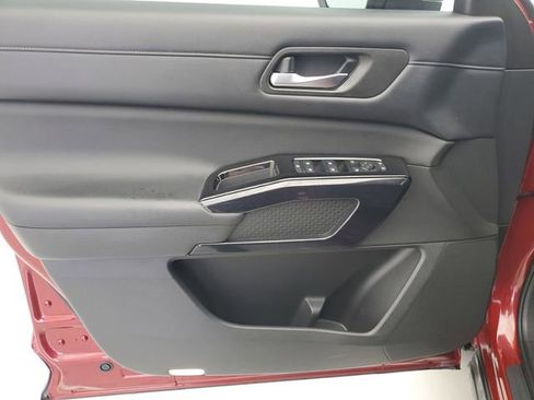 Used 2022 Nissan Pathfinder SV FWD image 19