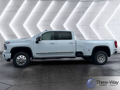New 2026 Chevrolet Silverado 3500 High Country w/ High Country Premium Package AWD/4WD image 2