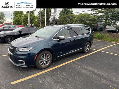 Used 2023 Chrysler Pacifica Pinnacle