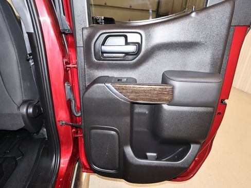 Used 2020 GMC Sierra 1500 SLE w/ SLE Value Package image 17