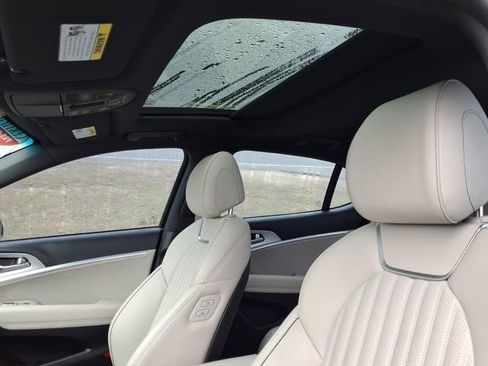 Used 2023 Genesis G70 2.0T w/ Sport Prestige Package image 15