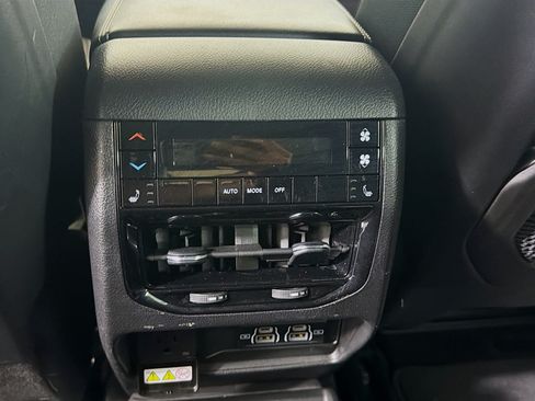Used 2023 Jeep Grand Cherokee L Limited w/ Trailer Tow Group (B) AWD/4WD image 26
