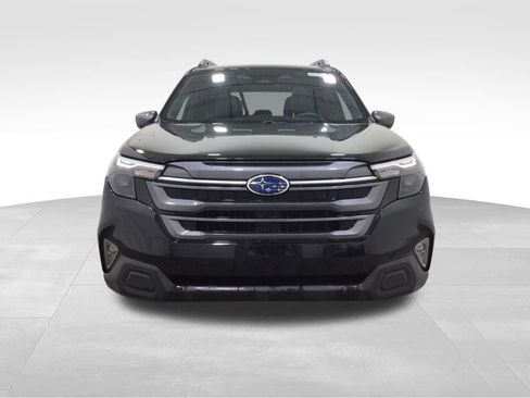 Used 2025 Subaru Forester Premium AWD/4WD image 7