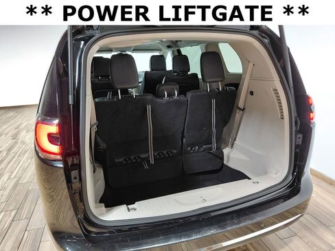 Certified 2024 Chrysler Pacifica Touring-L FWD image 16