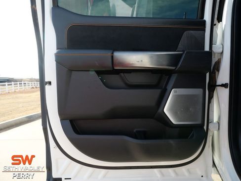 Used 2023 Ford F250 Platinum w/ FX4 Off-Road Package image 13