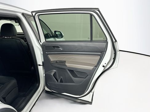 Used 2022 Volkswagen Atlas Cross Sport SE w/ Panoramic Sunroof Package FWD image 30