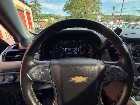 Used 2015 Chevrolet Suburban LT AWD/4WD image 37
